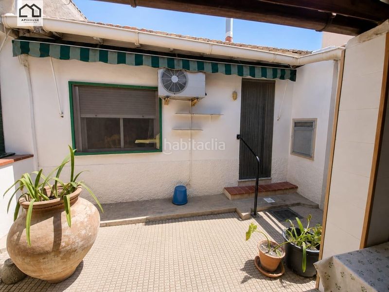 Foto b4ff75ce-b658-439d-8e69-bd708a09bd9d. Casa amb aparcament a Benejúzar