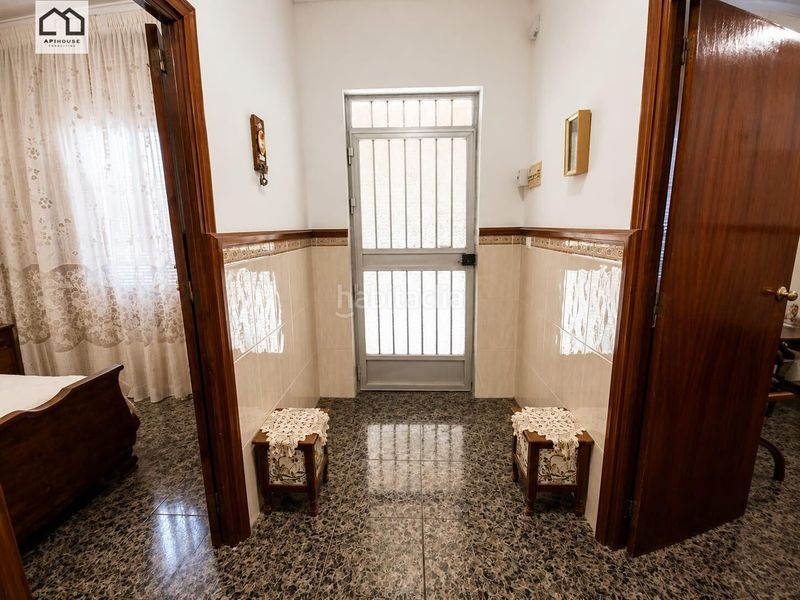 Foto e5f2bdf3-1034-437b-9262-1a57393c9d85. Casa amb aparcament a Benejúzar