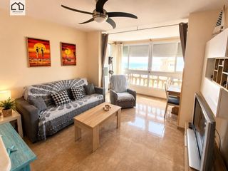 Pis en Los Europeos. Apartamento reformado con vistas al mar y a las salinas de la ma