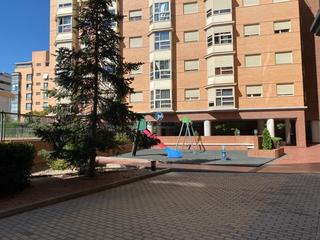 Lloguer Apartament a Rejas. Apartamento con garaje y trastero. zona plenilunio