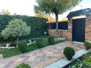 Chalet in Meco pueblo. Venta chalet independiente en meco  218 m, 4 dormitorios  suite,