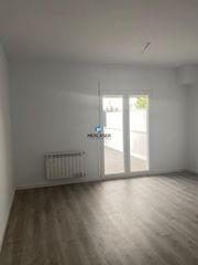 Rent Flat in Urb. Belvalle. Mercaser grupo inmobiliario alquila vivienda amplia, cómoda y co