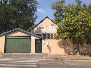 Chalet à Casco Histórico. Chalet independiente en venta en calle el cisne, rivasvaciamadri