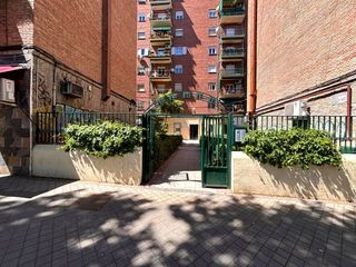 Ground floor  De eugenia de montijo. Venta de piso en calle eugenia de montijo  excelente oportunidad