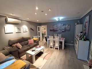 Appartement  De colombia. Venta de piso exterior garaje y trastero en calle colombia  cosl