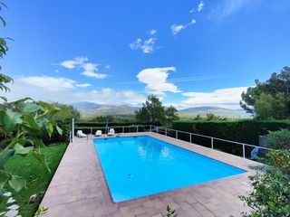 Casa en Guadarrama. Chalet unifamiliar en guadarrama con maravillosas vistas