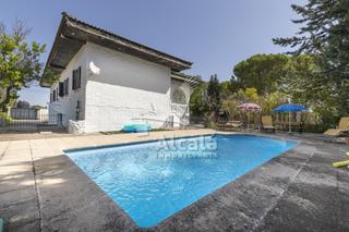 Casa a Trijueque. Gran chalet en la urbanización mirador del cid de trijueque