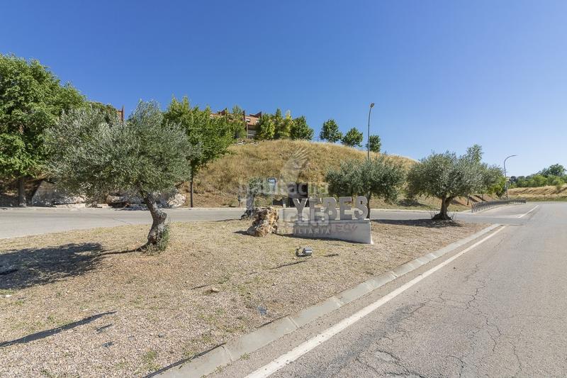 Foto 0b2cba2c-c570-4ad9-9f99-3f44e71eef1a. Terrain résidentiel dans Yebes - pueblo Yebes