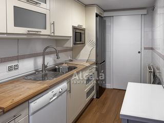 Location Appartement à Ensanche. Precioso piso reformado en alquiler en el ensanche con garaje !