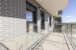 Appartement à Alovera. Alcalá inmobiliaria vende magnífico piso seminuevo en zona en ex