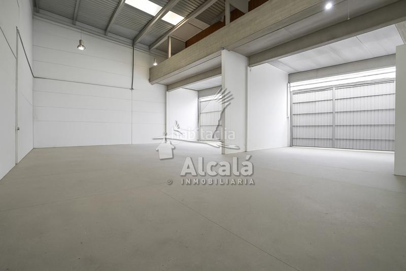 Foto 639c3f2d-706a-4666-9e69-ba26571d6acb. Industrial building in Camarma de Esteruelas