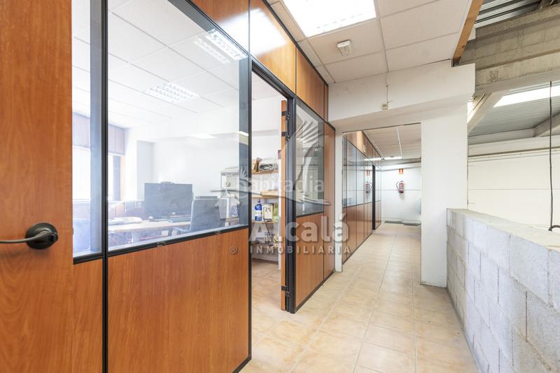 Foto 670317c1-ed39-47ed-bdb5-10011359f72c. Industrial building in Camarma de Esteruelas