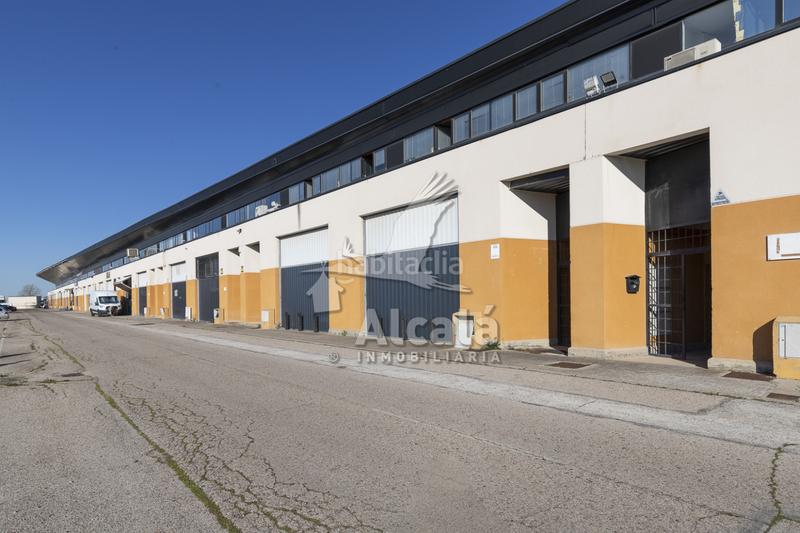 Foto 78f96f0b-1974-4442-b309-6d17fdbc379e. Industrial building in Camarma de Esteruelas