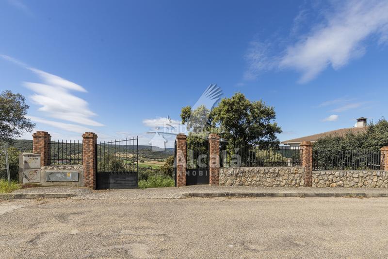 Foto b8b7485d-74d9-467e-9e43-74fb91502b03. Terrain résidentiel dans Fuentenovilla