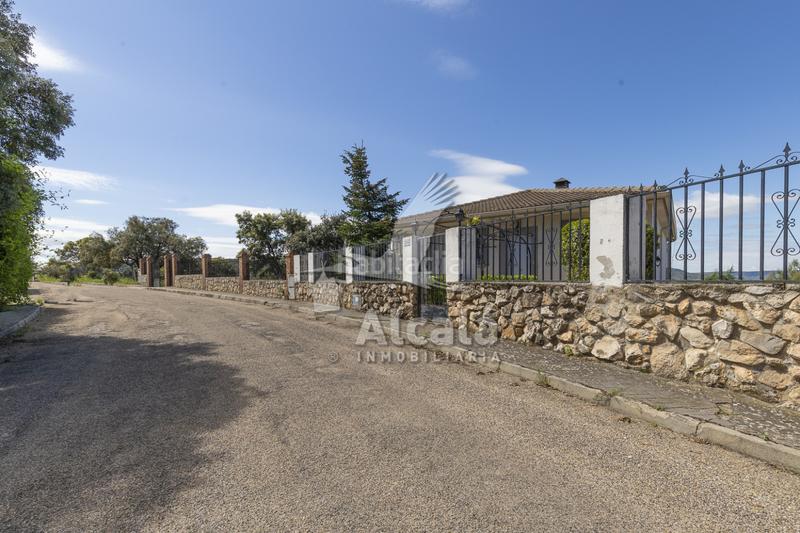 Foto cf525f4f-6b41-4c1d-a5e8-ba65a9700fe3. Terrain résidentiel dans Fuentenovilla