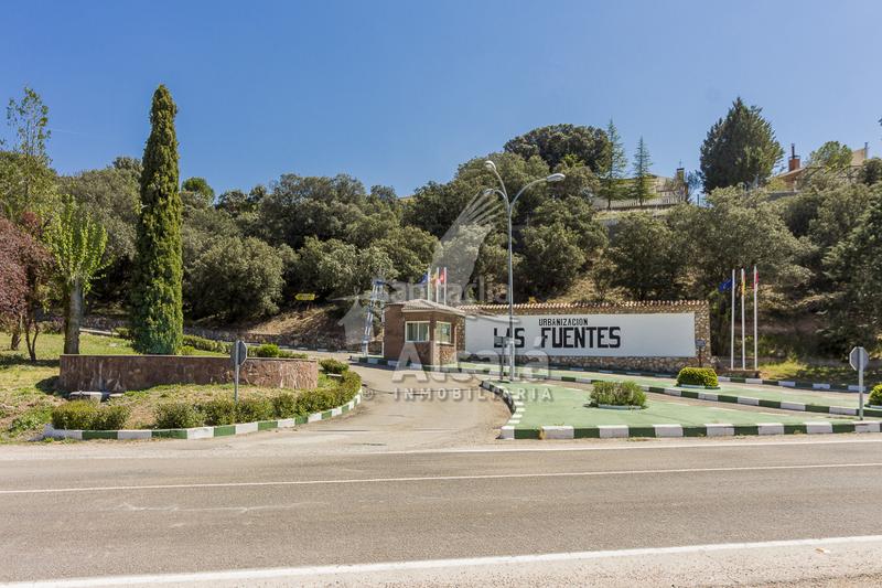 Foto e92c6129-5790-4a53-bcba-60af642c7752. Terrain résidentiel dans Fuentenovilla