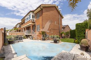 Casa aparellada a Ensanche. Exclusivo chalet pareado en el ensanche de alcalá una joya urban