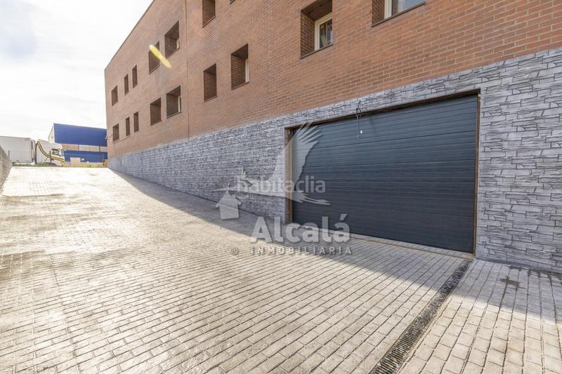 Foto 0485d5a2-43c3-46ec-b015-48efec54ac4f. Nave industrial  con muelle de carga y 2.600 m en alcalá junto al polígono azque en Alcalá de Henares