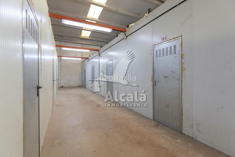 Foto 8c70cbef-2683-41e5-ac09-8fb59d375199. Nave industrial  con muelle de carga y 2.600 m en alcalá junto al polígono azque en Alcalá de Henares