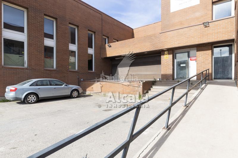 Foto 903af914-52f1-4860-84c9-c7c58aa4b33a. Nave industrial  con muelle de carga y 2.600 m en alcalá junto al polígono azque en Alcalá de Henares