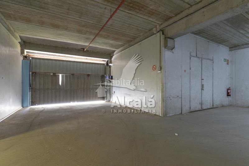 Foto b56510e8-d42e-4ca2-b8f1-2dd8123fe5e3. Nave industrial  con muelle de carga y 2.600 m en alcalá junto al polígono azque en Alcalá de Henares