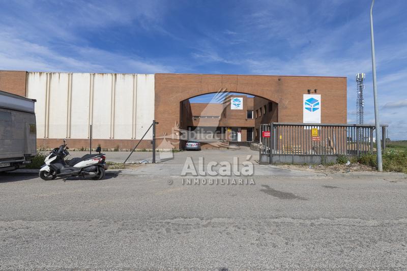 Foto bf7c5e90-16d1-4ed8-8160-28bae8f1f494. Nave industrial  con muelle de carga y 2.600 m en alcalá junto al polígono azque en Alcalá de Henares