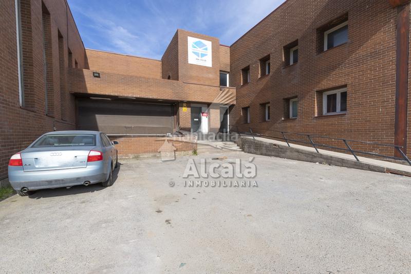 Foto ce4e62f1-d7a6-4b91-8346-1f99f00c6774. Nave industrial  con muelle de carga y 2.600 m en alcalá junto al polígono azque en Alcalá de Henares