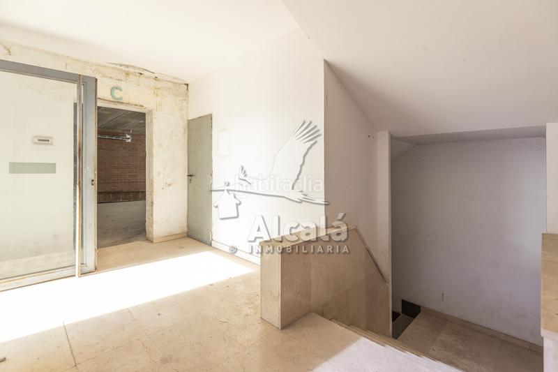 Foto ea7e3826-a8ff-444c-a7df-20abcca1dff0. Nave industrial  con muelle de carga y 2.600 m en alcalá junto al polígono azque en Alcalá de Henares