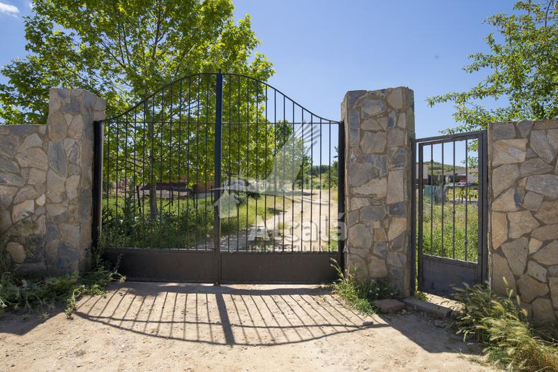 Foto 8a1f449d-2645-410b-8c90-bc219386523d. Residential plot in Santos de la Humosa (Los)