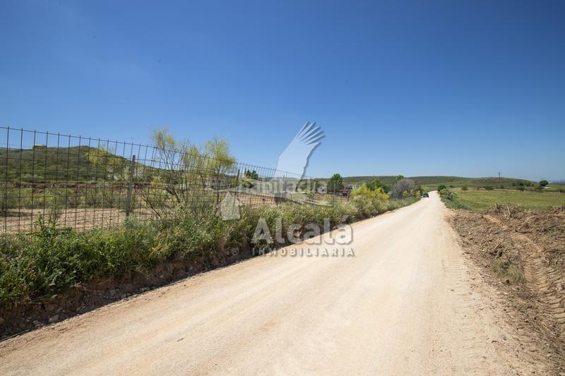 Foto b5dc9d02-7f1a-44a6-b271-11cd1a55bab9. Residential plot in Santos de la Humosa (Los)