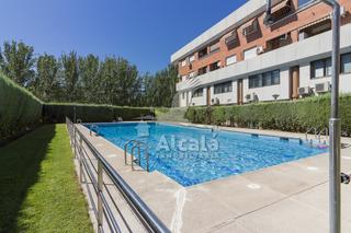 Appartement à Mijas pueblo. Piso en cuna de cervantes con piscina comunitaria y garaje
