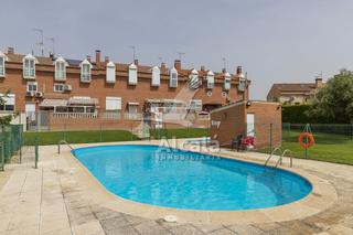 Reihenhaus in Meco pueblo. Fantastico chalet adosado en meco