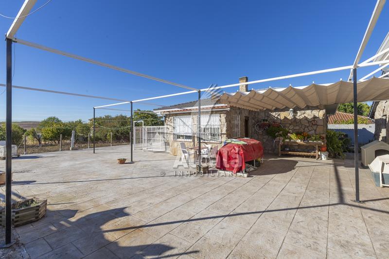 Foto 63bfe4ee-bad7-439a-beb6-06e219343870. Casa amb calefacció aparcament piscina a Valdeavero