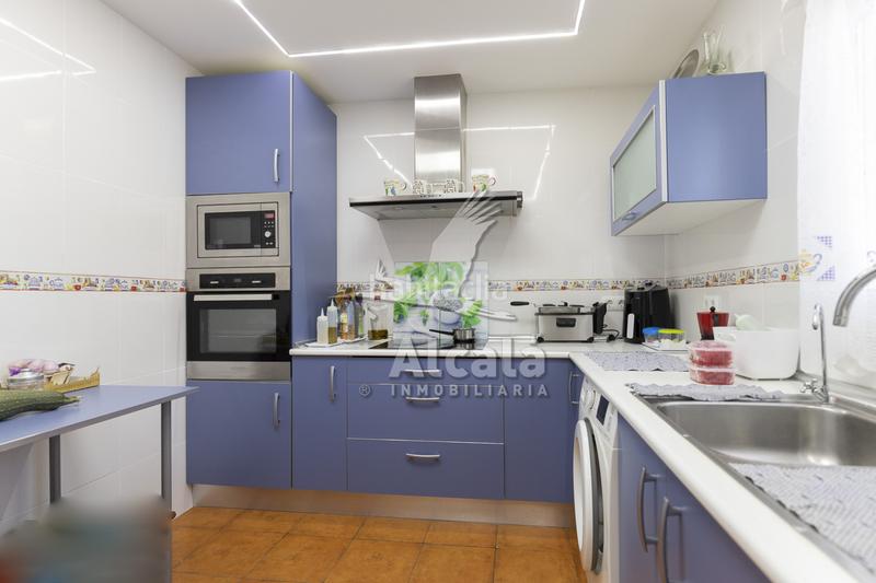 Foto 6fbd5be4-af9f-405a-8eec-b1a284e8e007. Casa amb calefacció aparcament piscina a Valdeavero