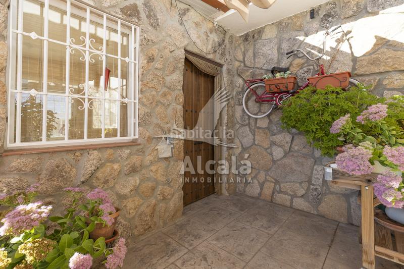 Foto 8f8077e2-e28f-438d-80a4-5d55a435da98. Casa amb calefacció aparcament piscina a Valdeavero