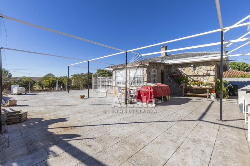 Foto cc645e7c-7442-4f87-aa77-9fe86f56f681. Casa amb calefacció aparcament piscina a Valdeavero