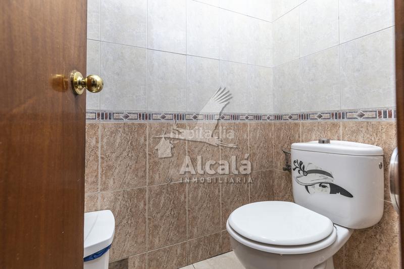 Foto 50d60f7e-2501-4174-9bfe-318d44f4e6d0. Local comercial oportunidad traspaso de negocio en pleno funcionamiento! en Alcalá de Henares