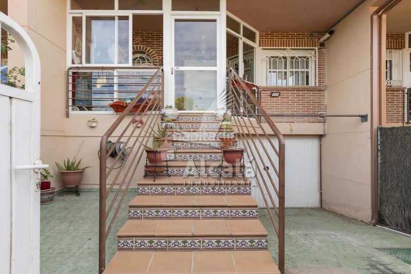 Foto a319c9ee-f036-4b91-bae9-b9c9f52693d0. Casa amb calefacció aparcament piscina a Los Hueros Villalbilla