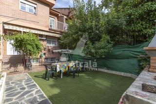 Casa a Los Hueros. Chalet adosado en los hueros, villalbilla