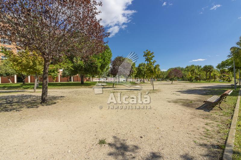 Foto ae776325-1cfd-4c2b-9a1b-492fb8a35c58. Locale commerciale in Ensanche Alcalá de Henares