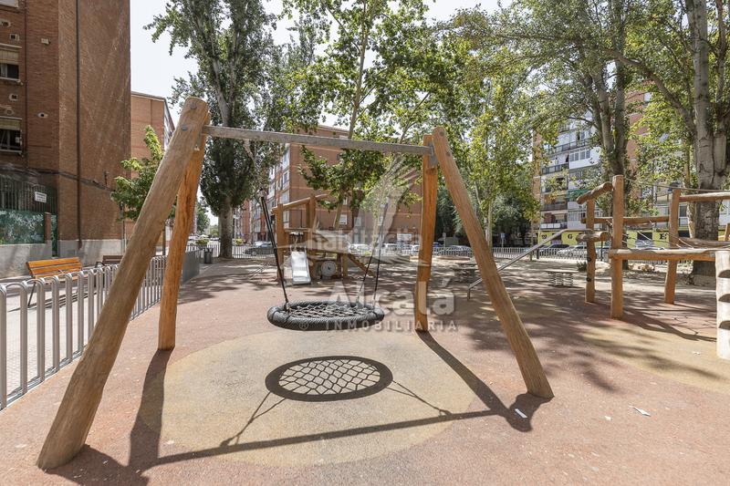 Foto ebd02660-0b81-48a1-9fe0-4b421b221f8c. Appartamento con riscaldamento in Reyes Católicos Alcalá de Henares