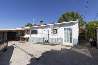 Maison à Pioz. Chalet independiente de una planta en pioz pueblo