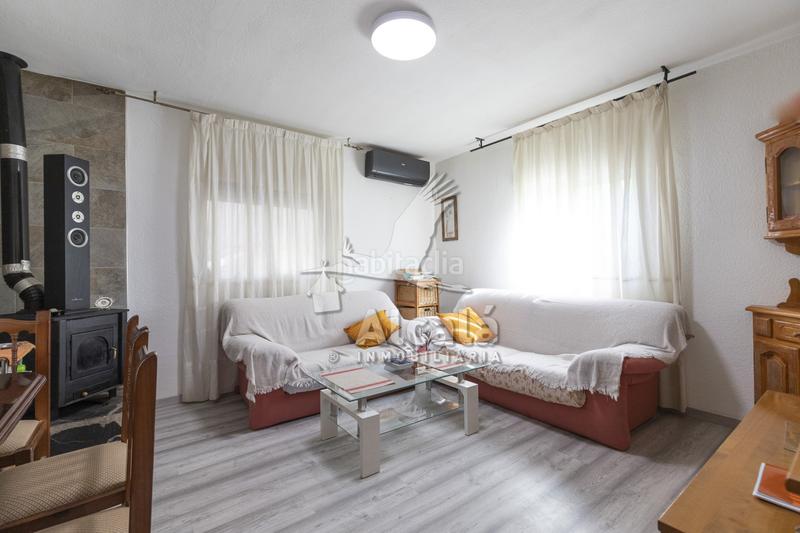Foto fe8a8a67-4ece-449a-a884-50ce002509f8. Casa chalet independiente de una planta pueblo en Pioz