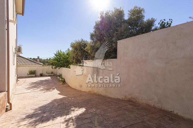 Foto 11b39e68-b82a-48cc-b020-b6121b40c2c5. Casa bifamiliare con riscaldamento parcheggio in Quer