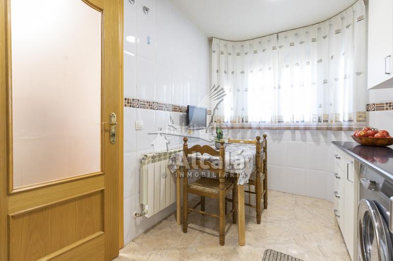 Foto 1a23c7ee-d342-4cab-9c9e-e7fe8692a604. Casa bifamiliare con riscaldamento parcheggio in Quer