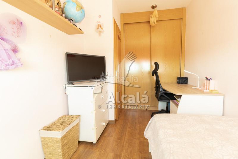 Foto 1c748d42-49e6-4c57-ab59-bab900b87794. Casa bifamiliare con riscaldamento parcheggio in Quer