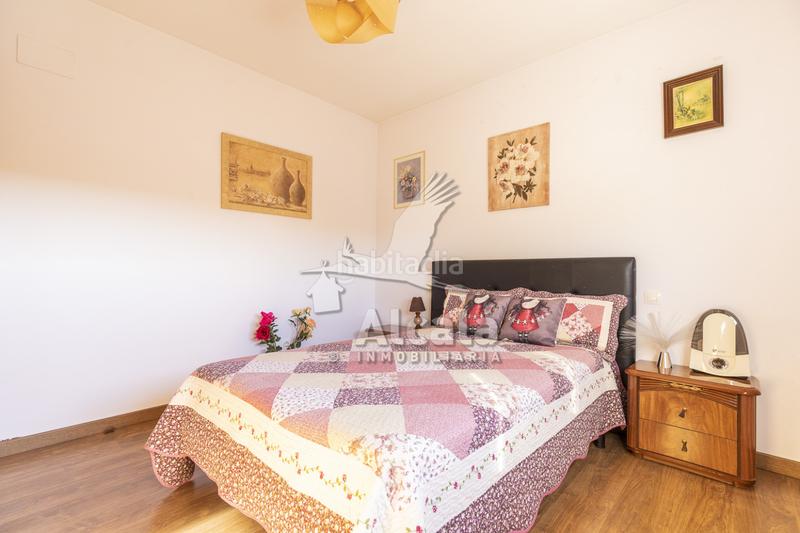 Foto 1f6bff96-c2e7-4de6-9b9a-b83db3b0875e. Casa bifamiliare con riscaldamento parcheggio in Quer