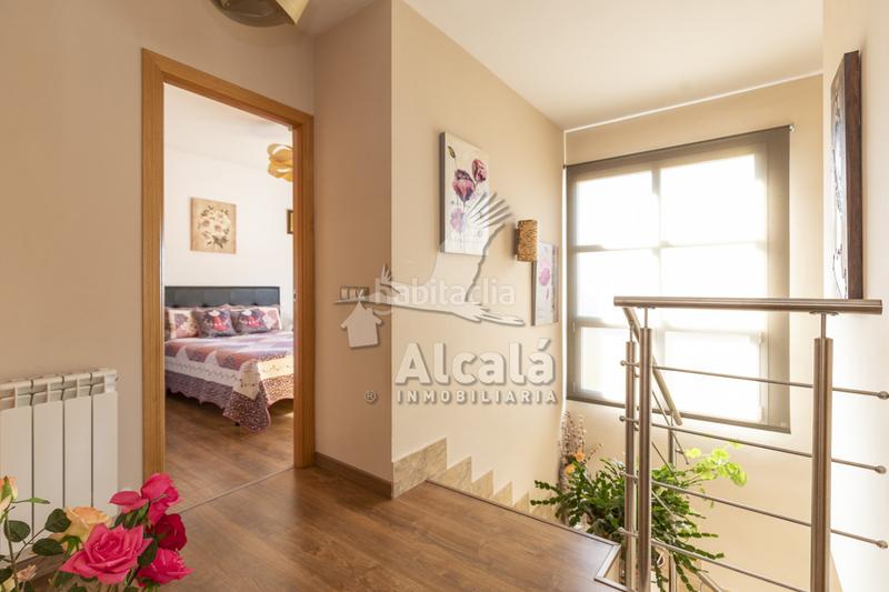 Foto 3fb58e42-8250-443d-81d6-31f049024007. Casa bifamiliare con riscaldamento parcheggio in Quer