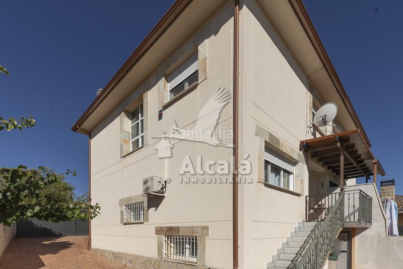 Foto 5dfd0850-3f7d-4136-97b3-0cae0da956bb. Casa bifamiliare con riscaldamento parcheggio in Quer