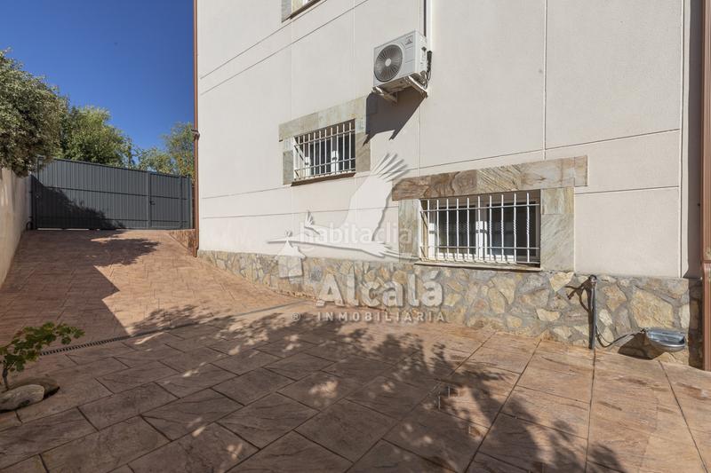 Foto 5fe9646b-4df9-423d-80b5-1871f174a46a. Casa bifamiliare con riscaldamento parcheggio in Quer